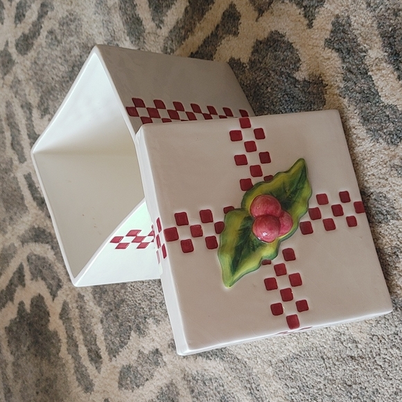 Handcrafted for Bath & Bodyworks Holiday Edition 1997 Ceramic Package Cookie Jar - Picture 3 of 11